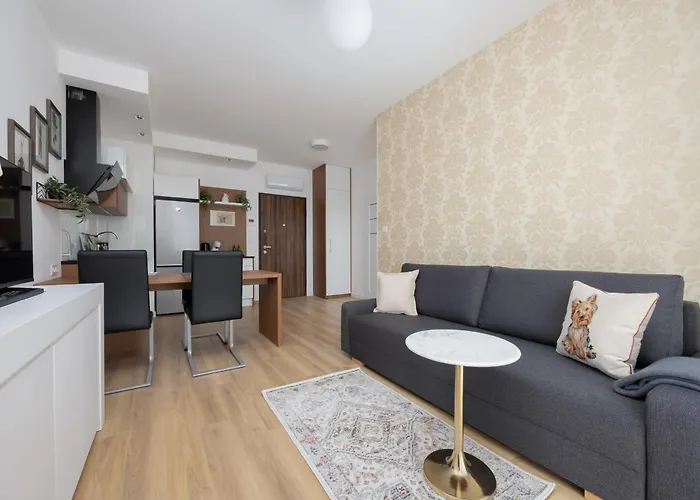 Glamorous Near Paley And Medicover-handelsmana 3rd *