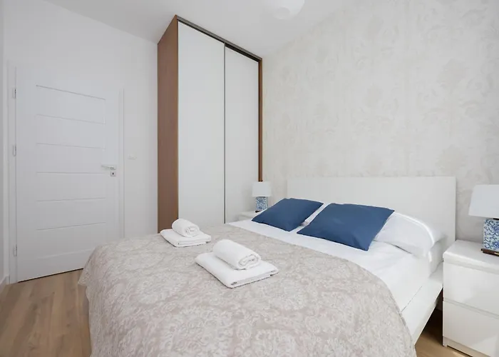 Glamorous Near Paley And Medicover-handelsmana 3rd Warszawa