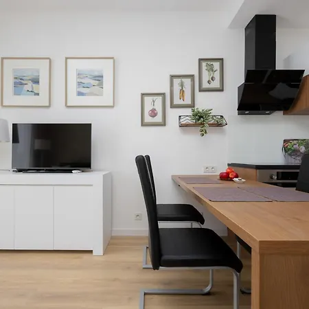 Apartman Glamorous Near Paley And Medicover-handelsmana 3rd