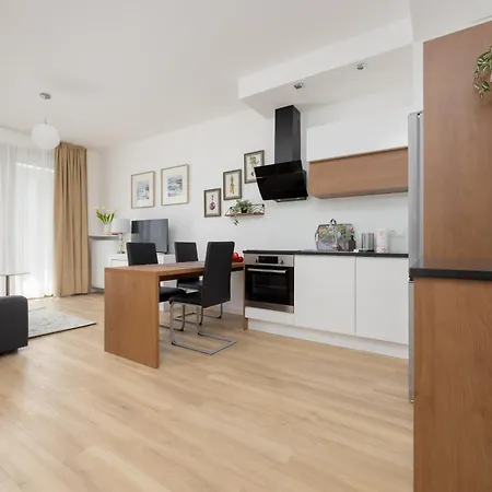 Glamorous Near Paley And Medicover-handelsmana 3rd Apartman Varsó